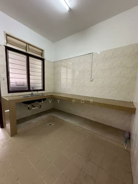 2-storey Terraced House for Rent in Bandar Botanic (Klang) - Ivy Por - Kitchen - PropertyGuru.com.my