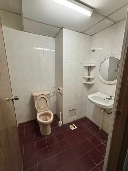 Kondominium untuk Disewa di Condo Gembira - C.H. Lee - Bathroom - PropertyGuru.com.my