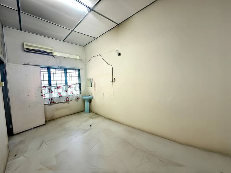 Shop for Rent in Gunung Rapat (Ipoh) - Vivian Foong - Interior - PropertyGuru.com.my