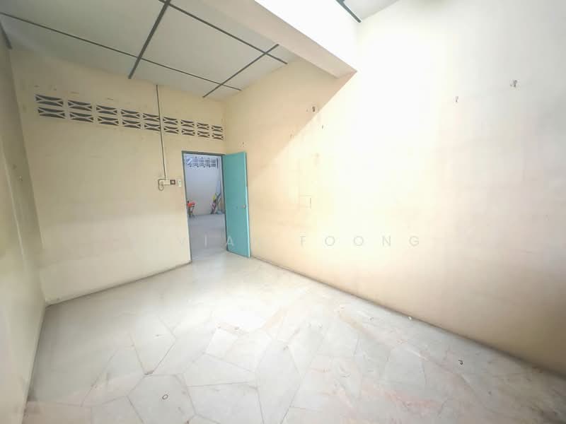 Shop for Rent in Gunung Rapat (Ipoh) - Vivian Foong - Interior - PropertyGuru.com.my