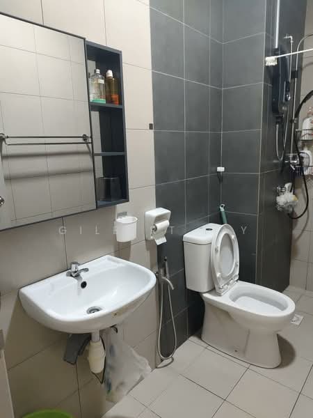 Service Residence for Rent at SkyLake Residence - Gilbert Tay - Bathroom - PropertyGuru.com.my