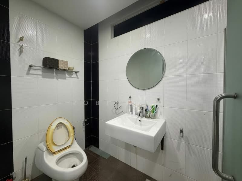 2-storey Terraced House for Rent in Taman Putri Kulai (Kulai) - Robin Teo - Bathroom - PropertyGuru.com.my