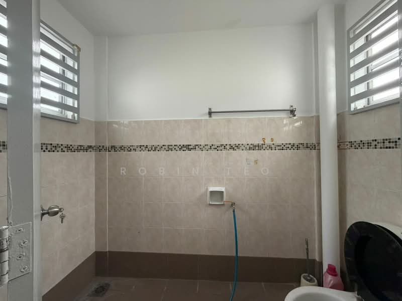 2-storey Terraced House for Rent in Taman Putri Kulai (Kulai) - Robin Teo - Bathroom - PropertyGuru.com.my