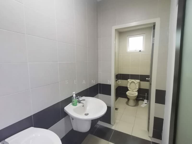 Shop / Office for Rent in Petaling Jaya (Selangor) - Sean Ng - Bathroom - PropertyGuru.com.my
