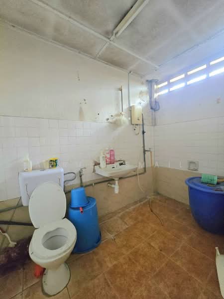 Rumah Teres 2 Tingkat untuk Dijual di Ulu Kelang (Selangor) - Azrul Ismail - Bathroom - PropertyGuru.com.my