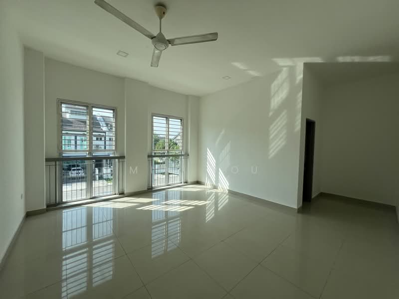 Rumah Teres 2 Tingkat untuk Disewa di Kota Kemuning (Shah Alam) - Miki You - Living Room - PropertyGuru.com.my