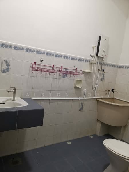 Rumah Berkembar untuk Dijual di Taman Thean Teik (Ayer Itam) - Alston Loh - Bathroom - PropertyGuru.com.my