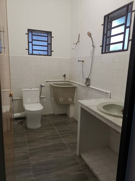 Rumah Berkembar untuk Dijual di Taman Thean Teik (Ayer Itam) - Alston Loh - Bathroom - PropertyGuru.com.my