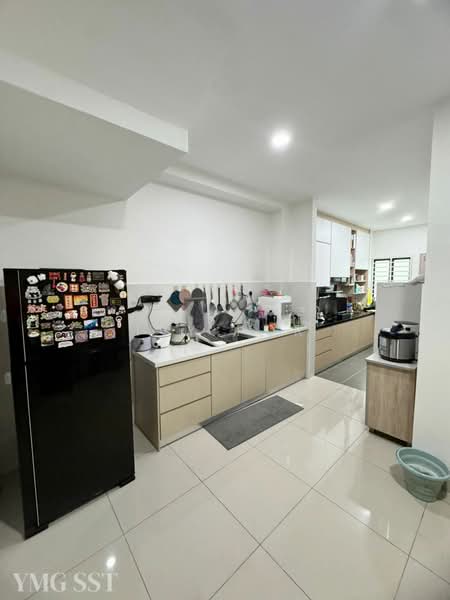 2-storey Terraced House for Sale in Setia Indah (Setia Alam) - Ivy Por - Kitchen - PropertyGuru.com.my