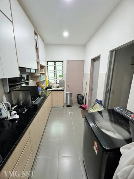 2-storey Terraced House for Sale in Setia Indah (Setia Alam) - Ivy Por - Kitchen - PropertyGuru.com.my