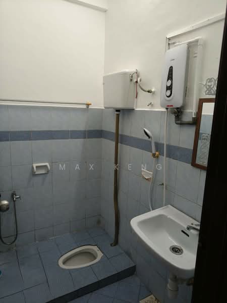 1-storey Terraced House for Sale in Gelang Patah (Johor) - Max Keng - Bathroom - PropertyGuru.com.my