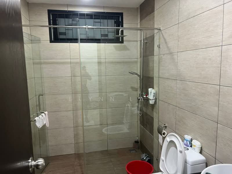Servis Apartment untuk Dijual di Molek Regency - Elynn Lam - Bathroom - PropertyGuru.com.my