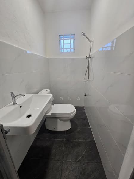 Rumah Teres 2 Tingkat untuk Dijual di Taman Tiram Jaya (Ulu Tiram) - Dona - PropertyGuru.com.my