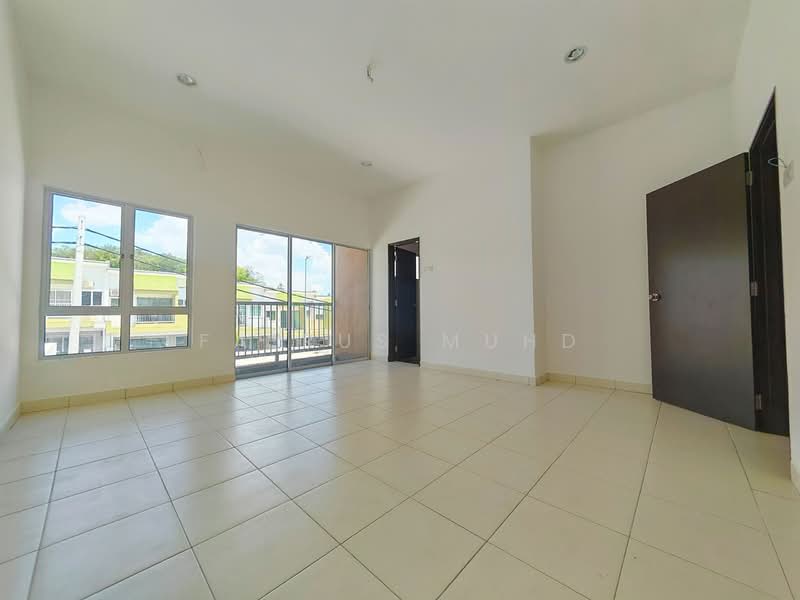 2-storey Terraced House for Sale in Dengkil (Selangor) - Fairus Muhd - Living Room - PropertyGuru.com.my