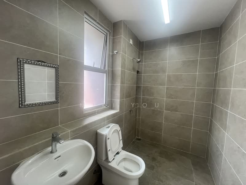 Rumah Teres 2 Tingkat untuk Disewa di Bandar Rimbayu (Telok Panglima Garang) - Miki You - Bathroom - PropertyGuru.com.my