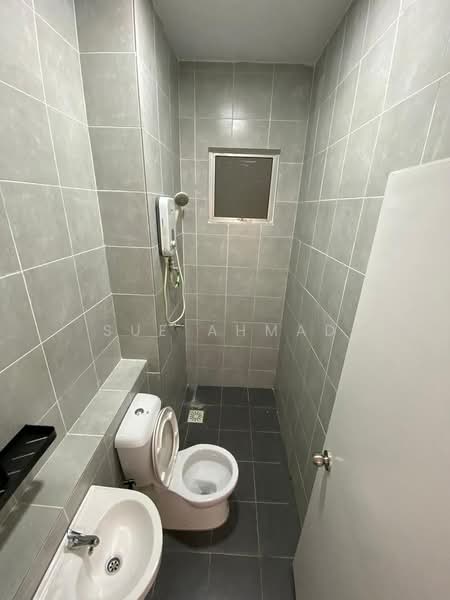 Kondominium untuk Disewa di Residensi Adelia 2 - Sue Ahmad - Bathroom - PropertyGuru.com.my