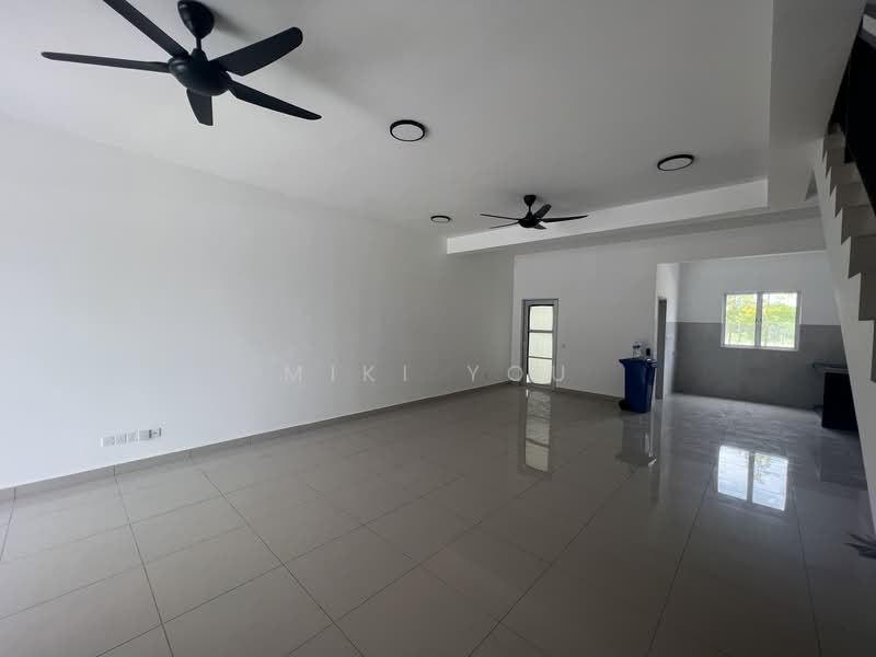 Rumah Teres 2 Tingkat untuk Disewa di Bandar Rimbayu (Telok Panglima Garang) - Miki You - Living Room - PropertyGuru.com.my