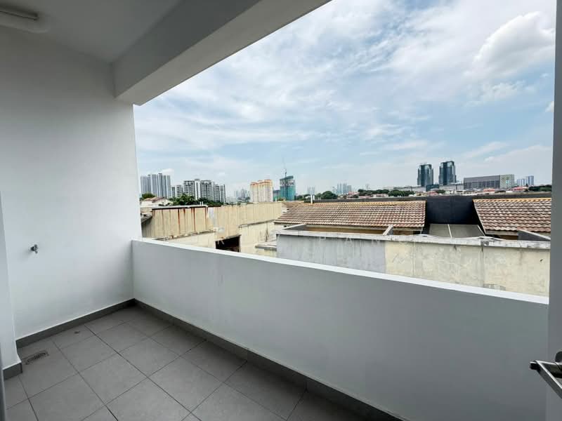 Rumah Bandar untuk Disewa di Kampung Sungai Kayu Ara (Petaling Jaya) - Andrew Pang - Balcony - PropertyGuru.com.my