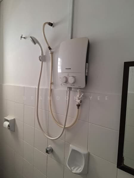 Rumah Teres 2 Tingkat untuk Disewa di Taman Puncak Jalil (Seri Kembangan) - Brandon Yee - Bathroom - PropertyGuru.com.my