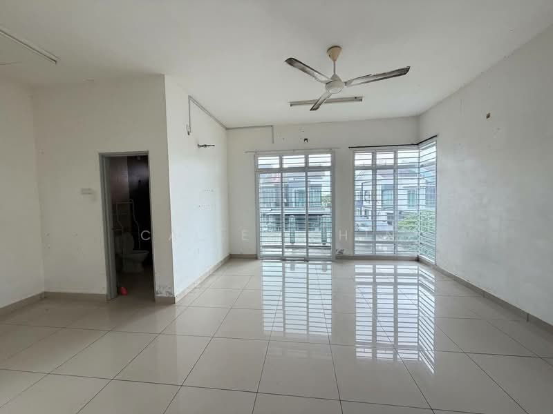 2-storey Terraced House for Sale in Taman Nusa Sentral (Iskandar Puteri (Nusajaya)) - Calley Chin - Living Room - PropertyGuru.com.my