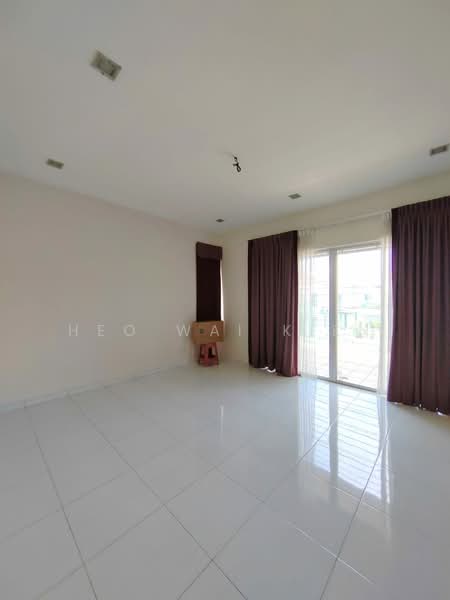 Rumah Berkembar untuk Dijual di Anggun 2 Residence (Rawang) - Heo Wai Kien - Living Room - PropertyGuru.com.my