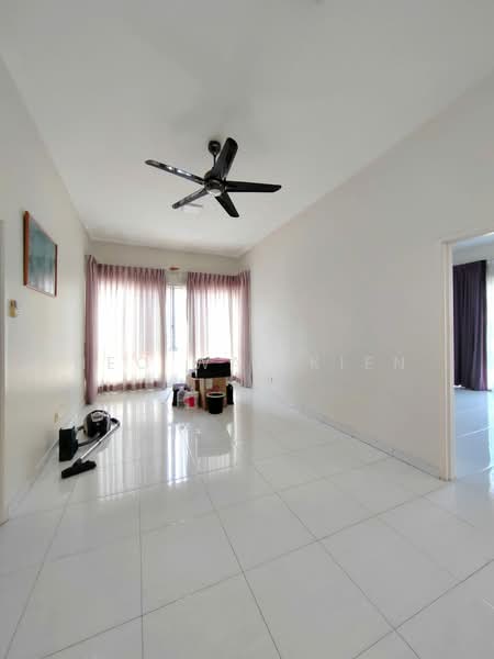 Rumah Berkembar untuk Dijual di Anggun 2 Residence (Rawang) - Heo Wai Kien - Living Room - PropertyGuru.com.my