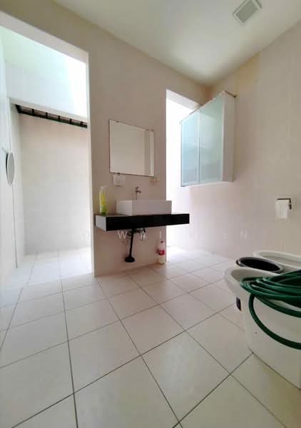 Rumah Berkembar untuk Dijual di Anggun 2 Residence (Rawang) - Heo Wai Kien - Bathroom - PropertyGuru.com.my
