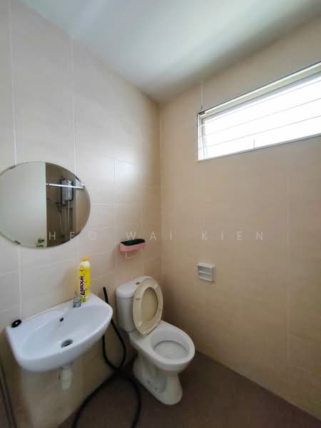 Rumah Berkembar untuk Dijual di Anggun 2 Residence (Rawang) - Heo Wai Kien - Bathroom - PropertyGuru.com.my