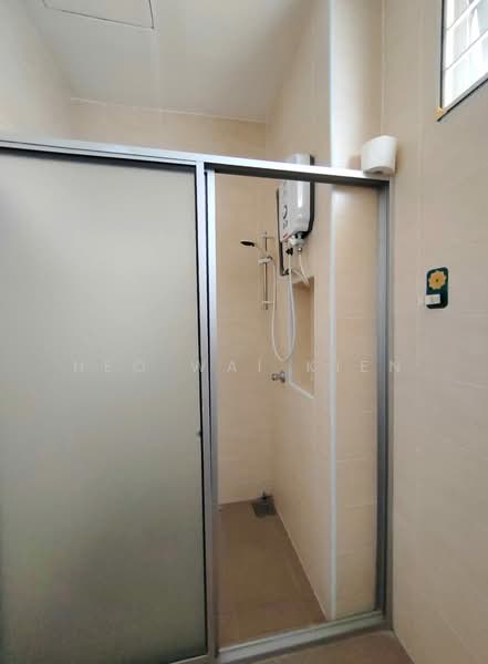 Rumah Berkembar untuk Dijual di Anggun 2 Residence (Rawang) - Heo Wai Kien - Bathroom - PropertyGuru.com.my