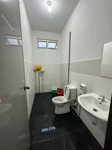 Shop for Rent in Setia Eco Cascadia (Tebrau) - Jane Ngoi - Bathroom - PropertyGuru.com.my