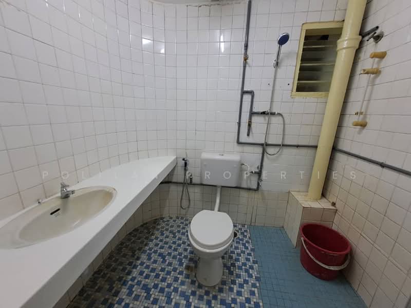 Apartment for Sale at Apartment Cuepacs - Polilan Properties - Bathroom - PropertyGuru.com.my