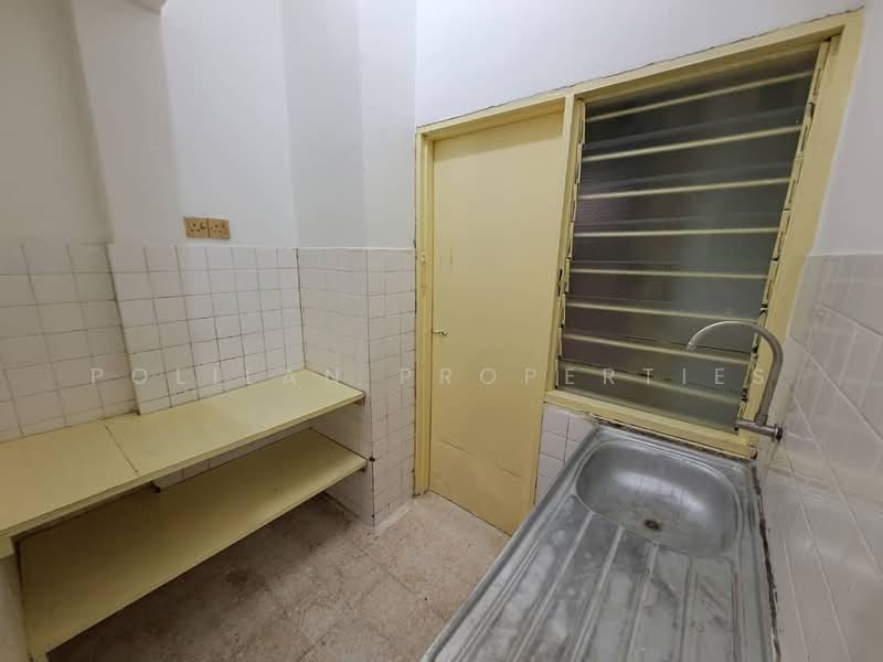 Apartment for Sale at Apartment Cuepacs - Polilan Properties - Kitchen - PropertyGuru.com.my