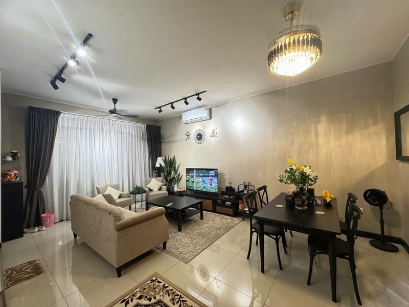 Rumah Teres 2 Tingkat untuk Dijual di Taman Bukit Tiram (Ulu Tiram) - Amir Faris Rusli - Living Room - PropertyGuru.com.my