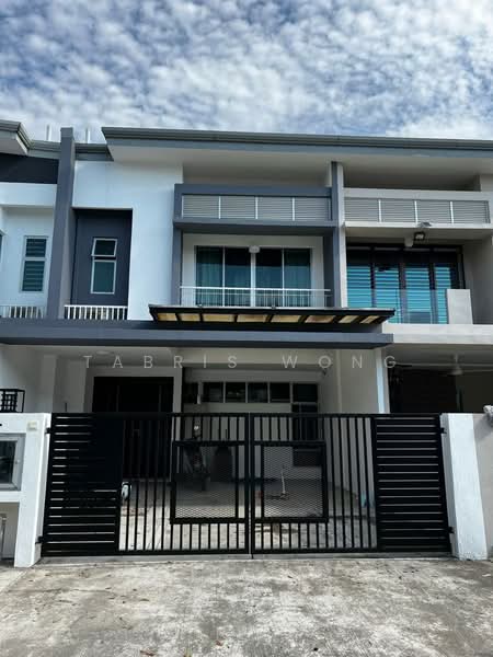Rumah Teres 2 Tingkat untuk Dijual di Bandar Saujana Putra (Tanjong Duabelas) - Tabris Wong - Exterior - PropertyGuru.com.my