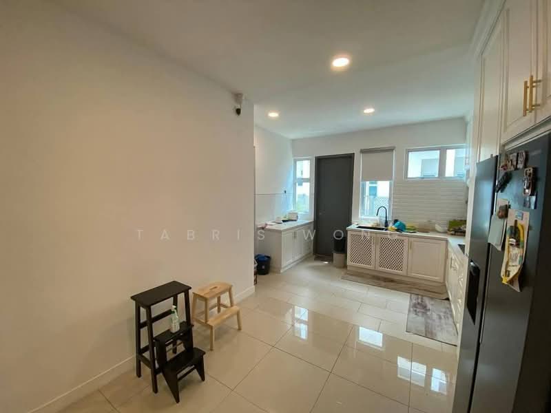Rumah Teres 2 Tingkat untuk Dijual di Bandar Saujana Putra (Tanjong Duabelas) - Tabris Wong - Kitchen - PropertyGuru.com.my