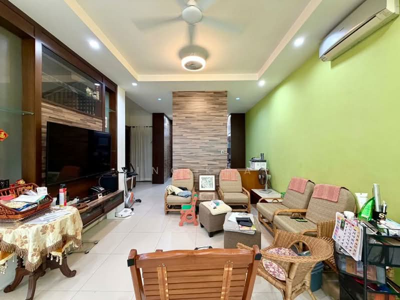 3.5-storey Terraced House for Sale in Tanjung Bungah (Penang) - Ping Koay - Living Room - PropertyGuru.com.my