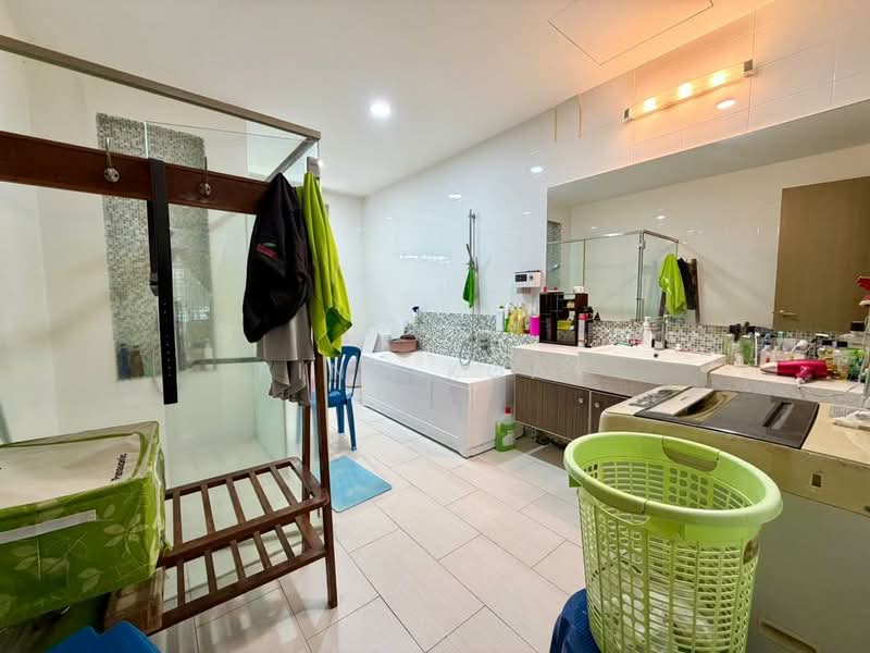 3.5-storey Terraced House for Sale in Tanjung Bungah (Penang) - Ping Koay - Bathroom - PropertyGuru.com.my