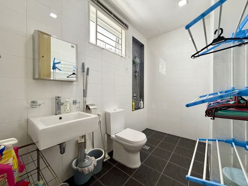 3.5-storey Terraced House for Sale in Tanjung Bungah (Penang) - Ping Koay - Bathroom - PropertyGuru.com.my