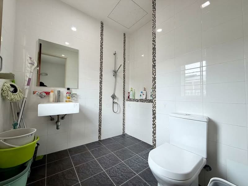 3.5-storey Terraced House for Sale in Tanjung Bungah (Penang) - Ping Koay - Bathroom - PropertyGuru.com.my