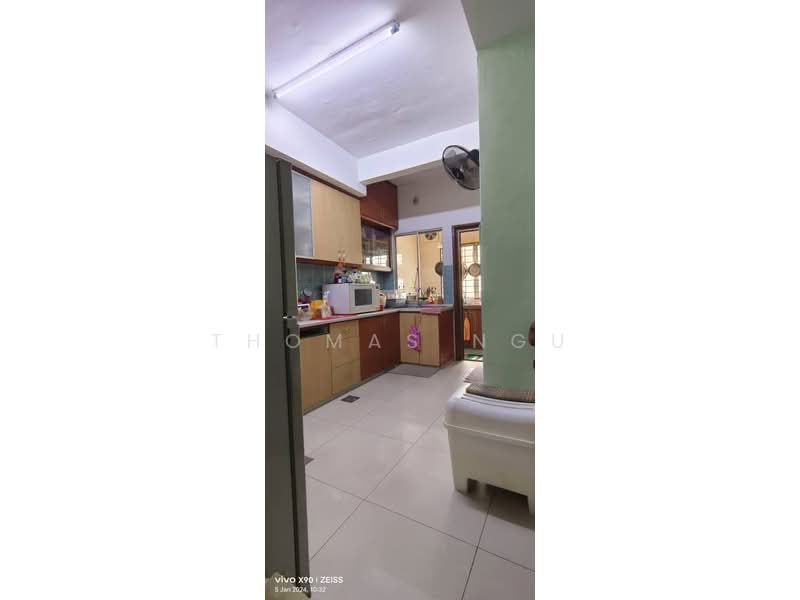 Rumah Teres 2 Tingkat untuk Dijual di Putra Bestari (Subang Jaya) - Thomas Ngu - Kitchen - PropertyGuru.com.my
