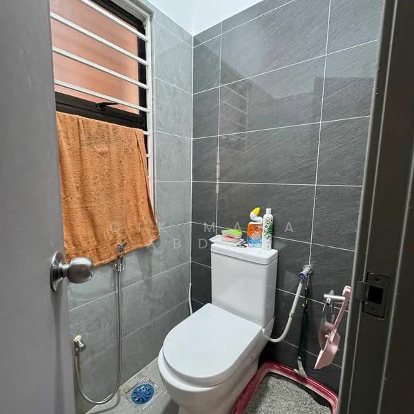 Townhouse for Sale in Ulu Kelang (Selangor) - Cik Maya Abdul - Bathroom - PropertyGuru.com.my