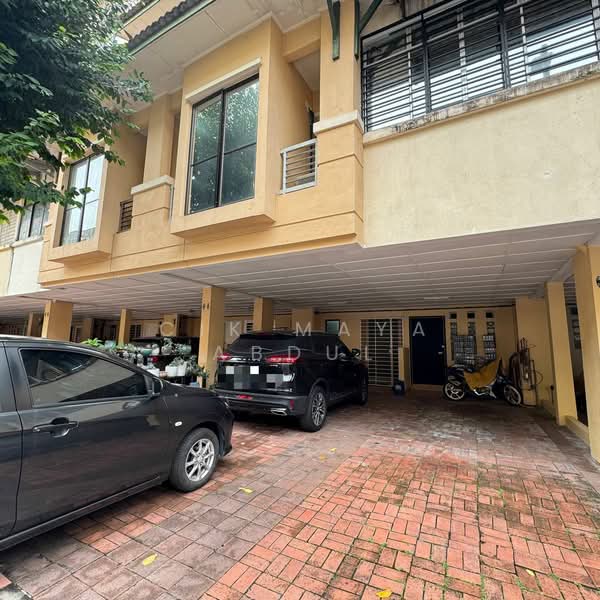 Townhouse for Sale in Ulu Kelang (Selangor) - Cik Maya Abdul - Exterior - PropertyGuru.com.my