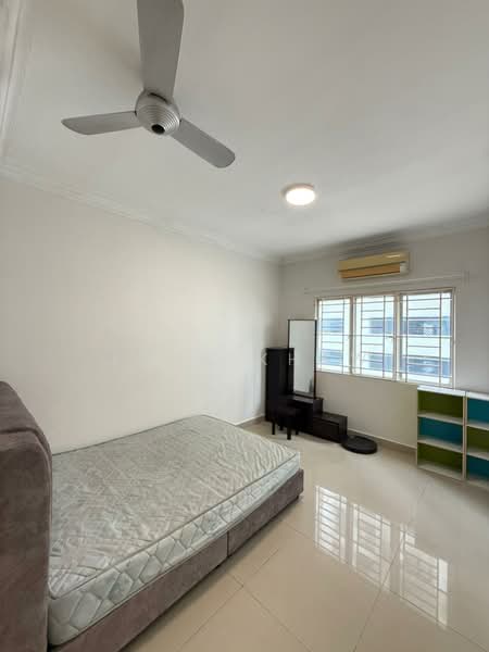 Kondominium untuk Dijual di Kinrara Mas - John Khaw - Bedroom - PropertyGuru.com.my
