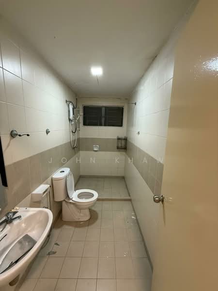 Kondominium untuk Dijual di Kinrara Mas - John Khaw - Bathroom - PropertyGuru.com.my
