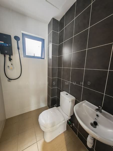 Townhouse for Sale in Dengkil (Selangor) - Fairus Muhd - Bathroom - PropertyGuru.com.my