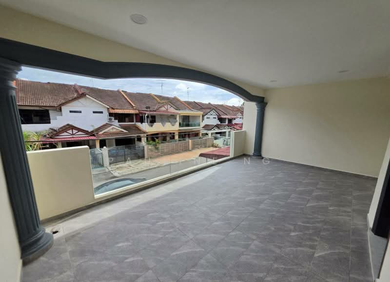 Flat for Sale at Taman Bukit Mewah - Pauline Ng - Balcony - PropertyGuru.com.my