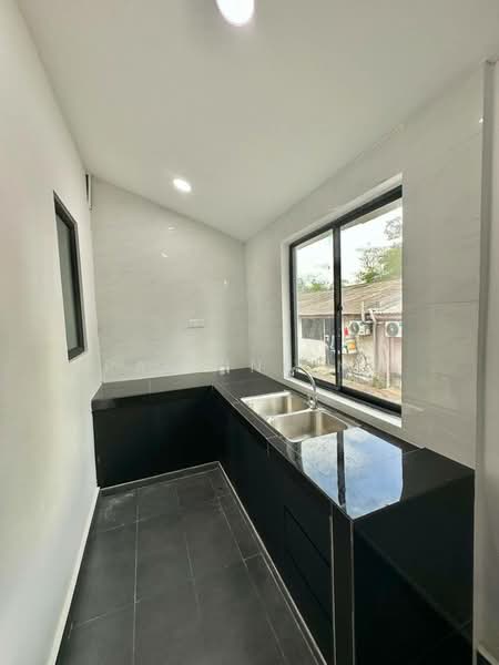 Rumah Flat untuk Dijual di Taman Johor Jaya - Pauline Ng - Kitchen - PropertyGuru.com.my