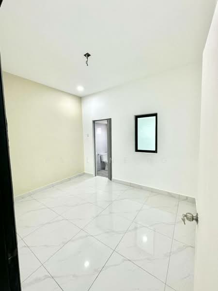 Rumah Flat untuk Dijual di Taman Johor Jaya - Pauline Ng - Interior - PropertyGuru.com.my