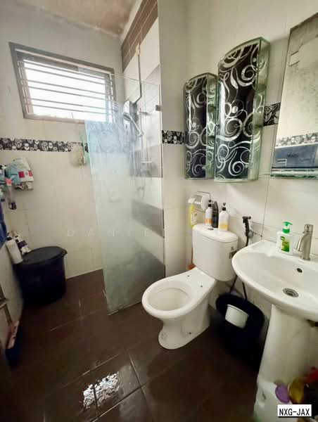 2-storey Terraced House for Sale in Bandar Puteri Klang (Klang) - Daniel Kok - Bathroom - PropertyGuru.com.my