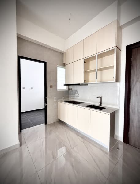 Kondominium untuk Dijual di Codrington Residence - Ressha Ramesh - Kitchen - PropertyGuru.com.my